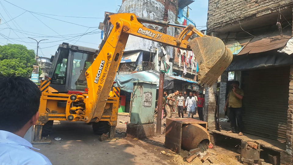 कानपुर: अतिक्रमण हटवाने के अगले दिन फिर सजीं दुकानें, छावनी परिषद ने छह दिन में हटवाए थे 250 छोटे-बड़े कब्जे