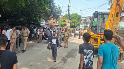 Kanpur: Shops set up again the day after encroachment removal