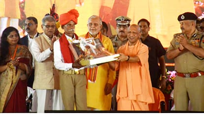 cm yogi Adityanath UP gram prahari salary increase 3500 rupees and cashless medical facility