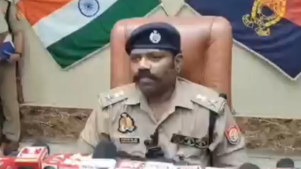 मेरठ: एसएसपी ने इन तीन थाना प्रभारियों को लगाई फटकार, जांच बैठाई; फरियादियों की भीड़ देखकर भड़के