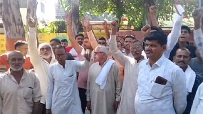 Ramlila Halted: Police stop dance performance in this UP district; committee dismantles Ramlila stage