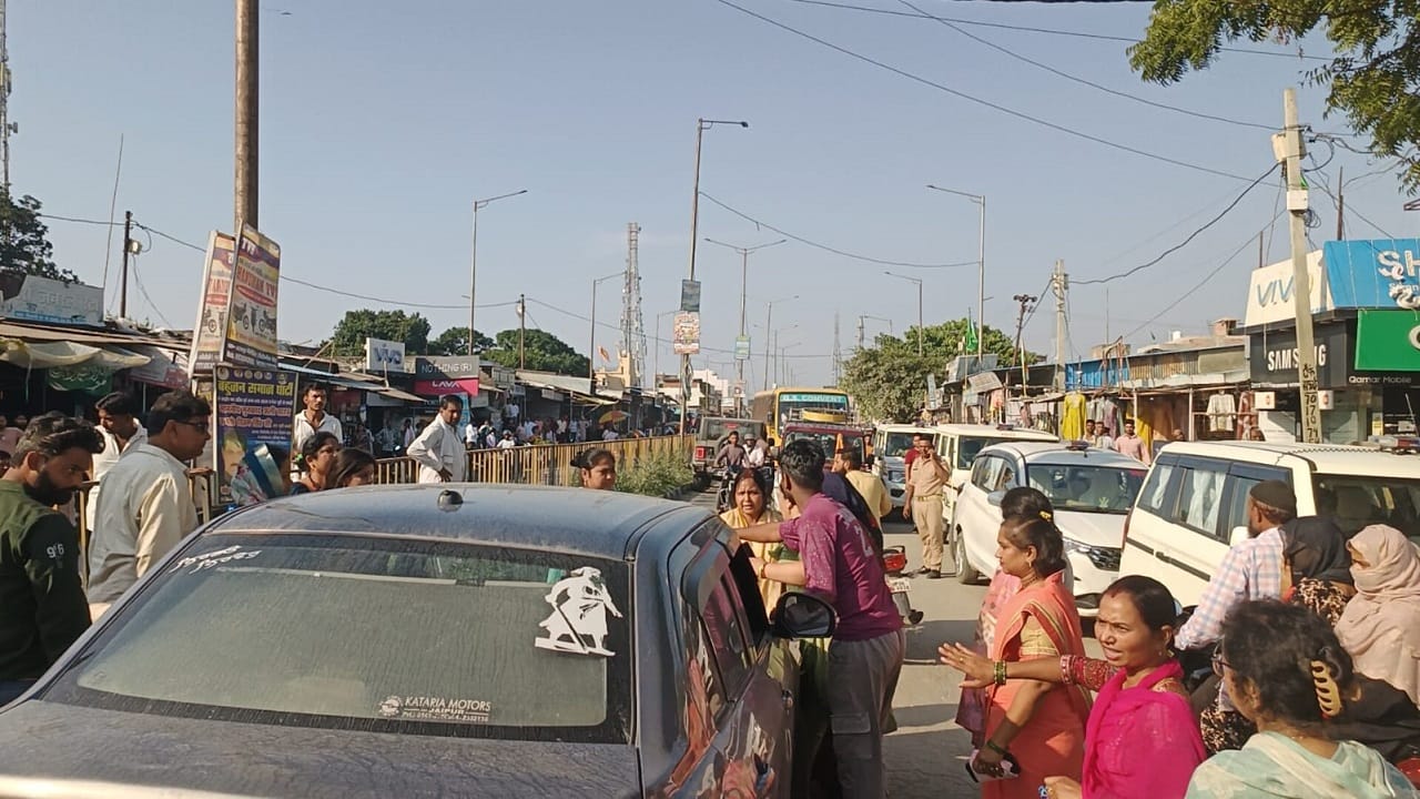 Pilibhit triple murder Victims families block highway demanding encounter of accused