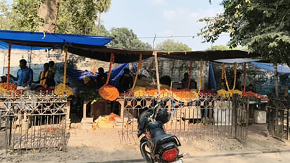 Kanpur: Shops set up again the day after encroachment removal