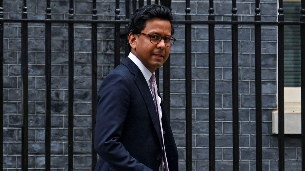 рдЧреВрдЧрд▓ рдХреЗ рдирдП рдПрдЖрдИ рдореЙрдбрд▓ рдХреА рдЬрд╛рдВрдЪ рдХрд░ рд░рд╣рд╛ рдмреНрд░рд┐рдЯреЗрди: рдордВрддреНрд░реА рдиреЗ рджреА рдЪреЗрддрд╛рд╡рдиреА, рдмреЛрд▓реЗ- 'рдЬреЛрдЦрд┐рдо рдХрд╛рдмреВ рдореЗрдВ рдирд╣реАрдВ рддреЛ рди рдХрд░реЗрдВ рд▓реЙрдиреНрдЪ' uk ai minister kanishka narayan ai safety testing gemini 4 argon cyber security