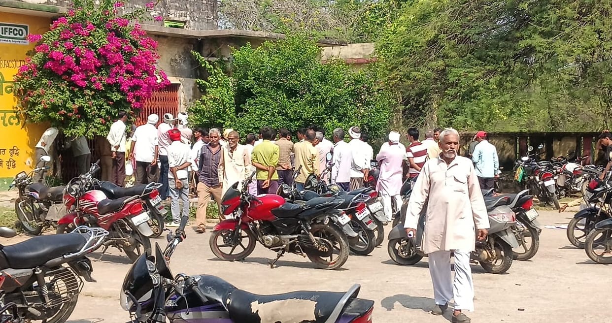 Jalaun Farmers left wandering for seven day commotion at Kusmilia society police bring situation under control