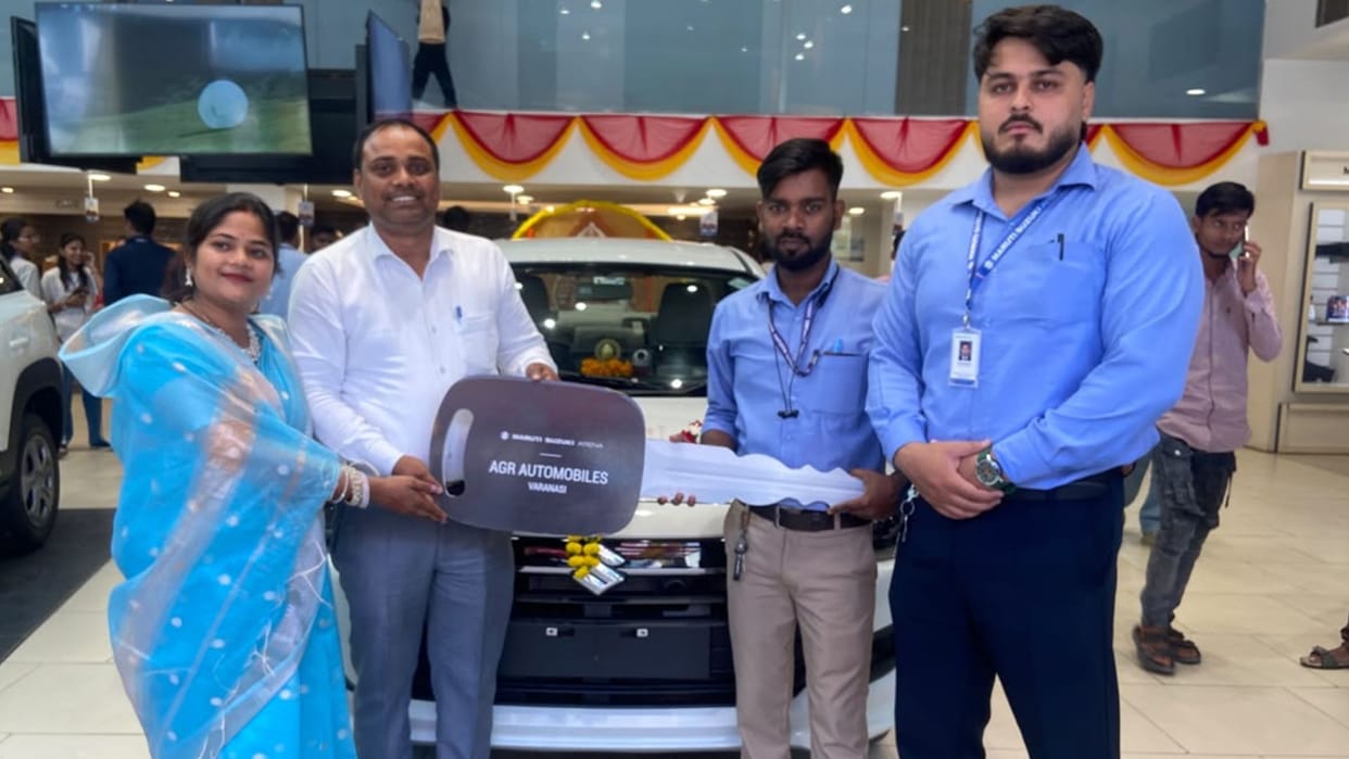 Navratri 2312 new vehicles sold in Varanasi second day 500 vehicles booked daily business 250 crore generated
