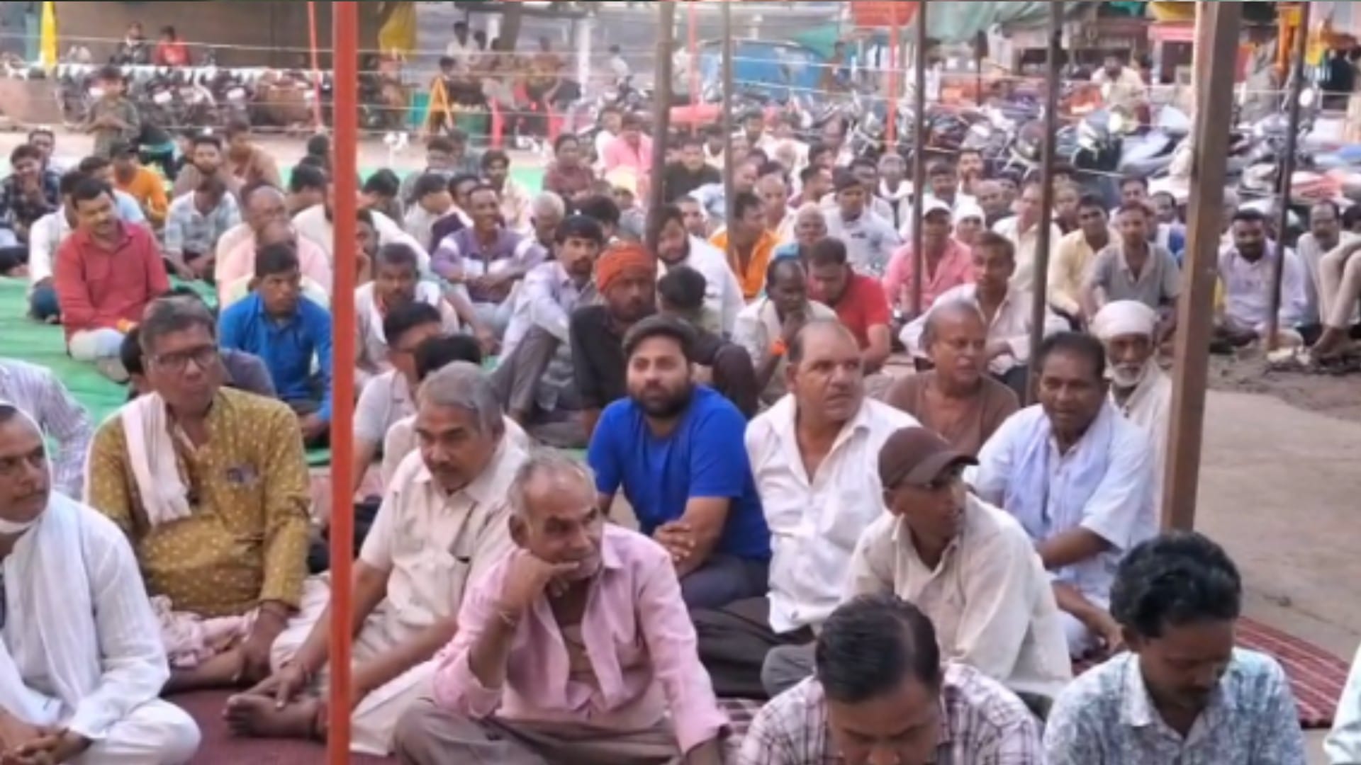 omkareshwar anti encroachment action protest rehabilitation traders