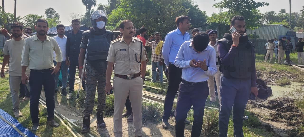 पुलिस की टीम