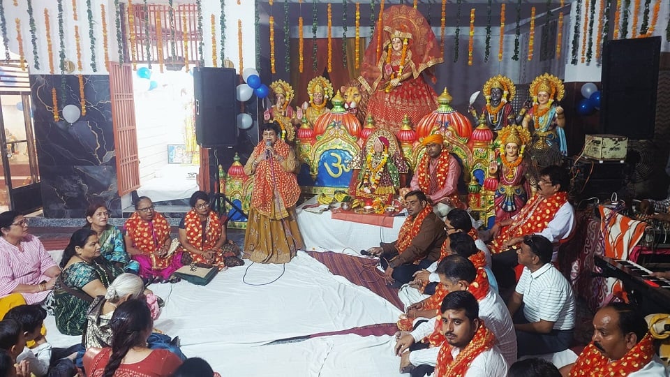 अलीगढ़: मां भगवती का सजा सच्चा दरबार, सजी माता की चौकी, भजन संध्या में झूमे श्रद्धालु