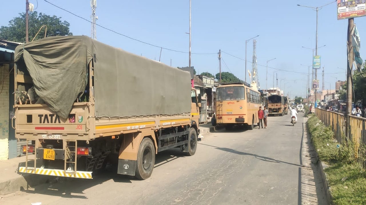 Pilibhit triple murder Victims families block highway demanding encounter of accused