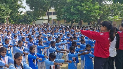 Navratri 10000 female students from 9 schools learned self defense techniques and received martial arts tips