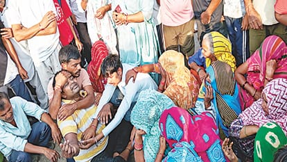 Meerut Road Accident: Mother and 8-Day-Old Newborn Crushed by Truck, Father Devastated After Four-Year Wait fo