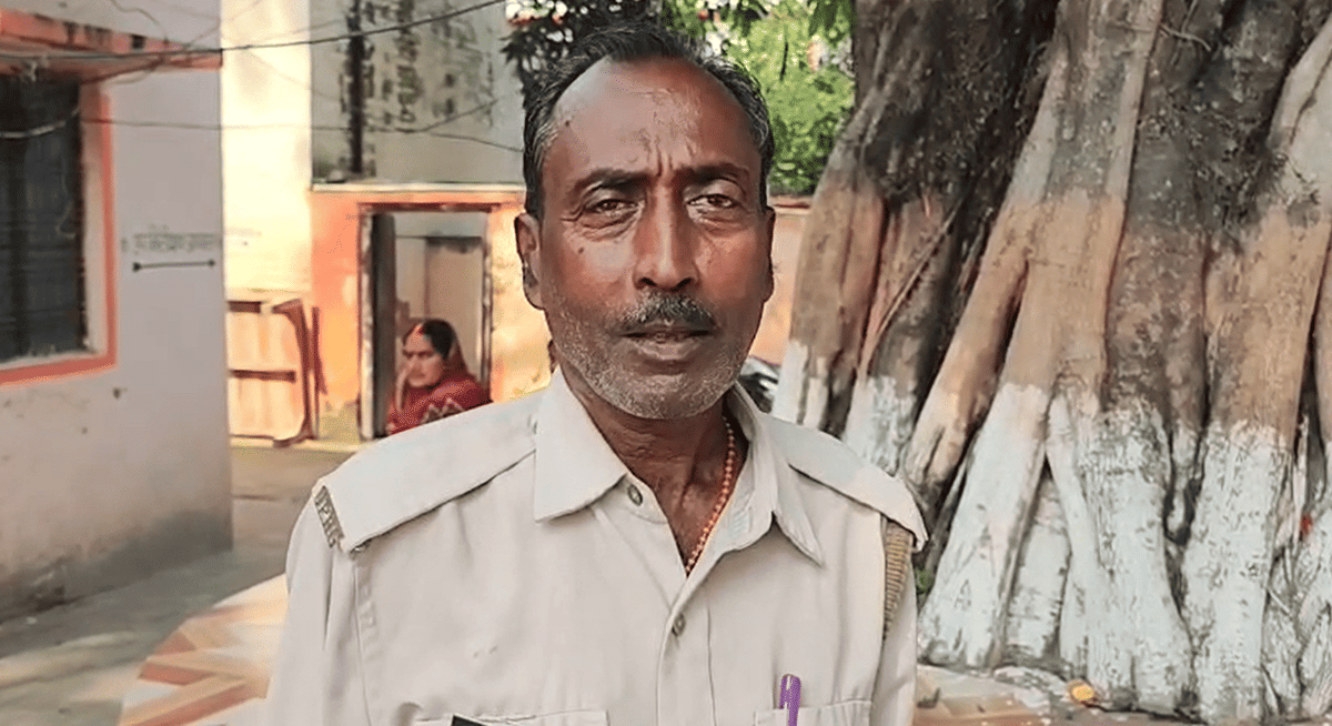 बलिया: निर्माण रोकने के निर्देश के बावजूद काम जारी, होमगार्ड जवान ने दरोगा पर लगाए आरोप
