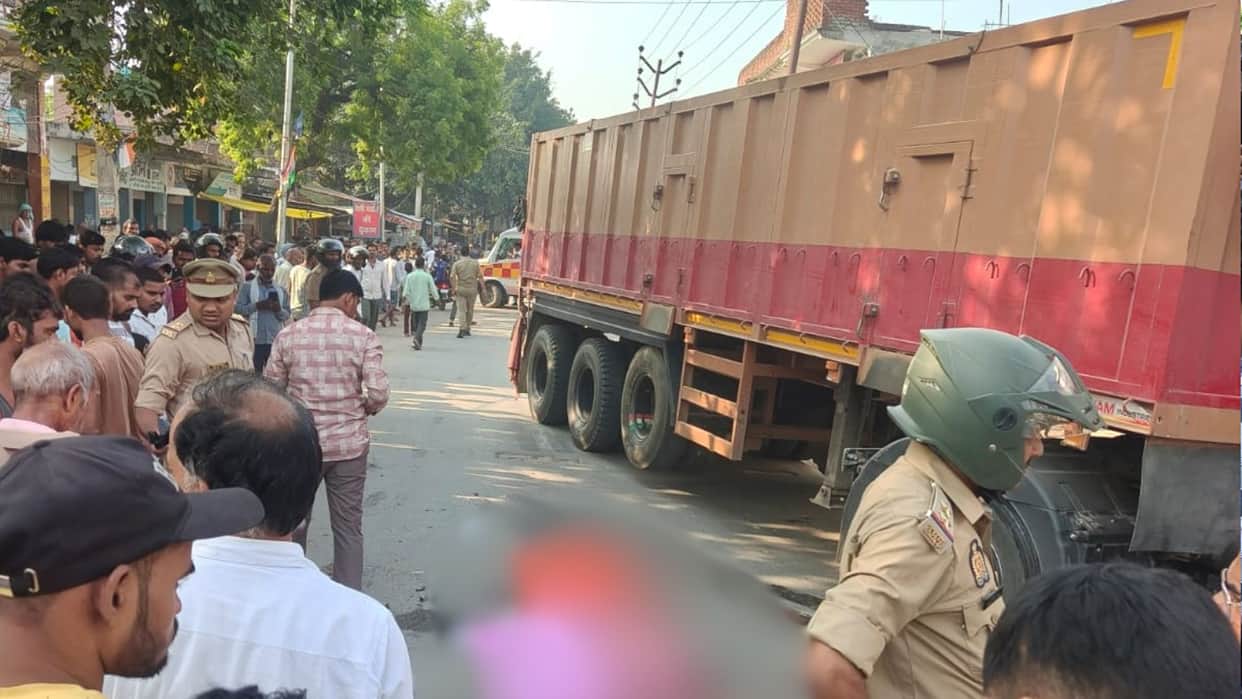 Sister killed brother injured after scooter crushed by trailer in Azamgarh