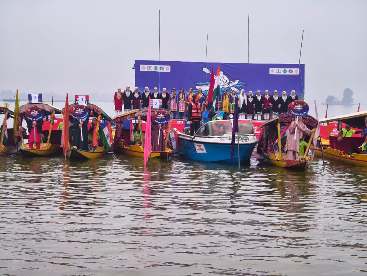 Jashn-e-Dal kicks off boatmen showcase the speed of their oars.