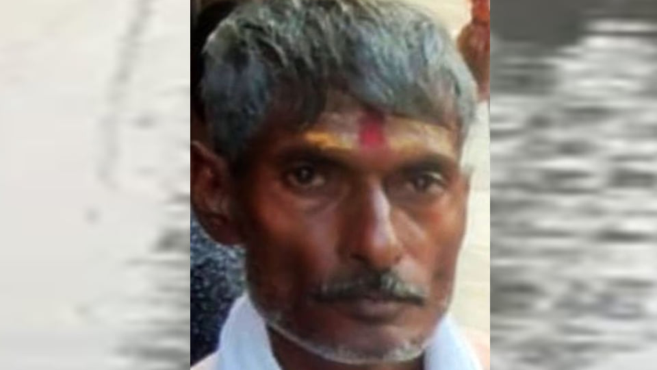 महोबा: कर्ज और फसल बर्बाद होने से परेशान किसान ने फंदा लगा दी जान, साहूकारों का था कर्ज