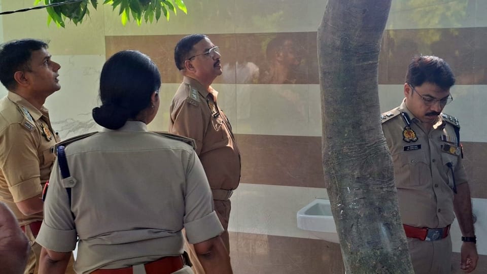 BJP Leader Asked DCP for Security Hours Before Kanpur Farmhouse Robbery, Police Probe Raises Questions