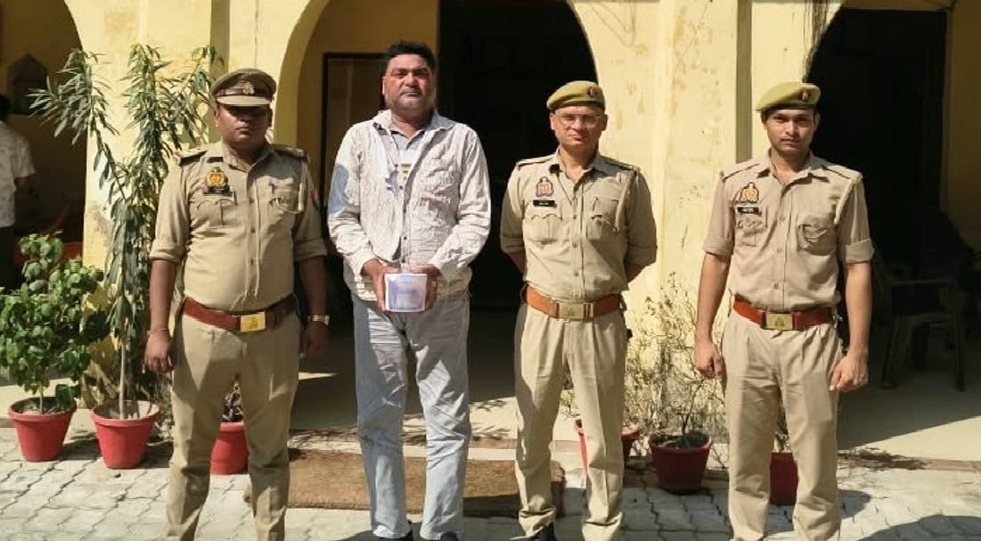कानपुर: व्यापारी से लूट का खुलासा, बैग काटकर उड़ाई थी रकम, 17 मुकदमों का आरोपी गिरफ्तार, 50 हजार भी बरामद