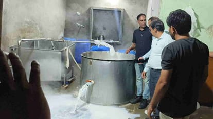 खाद्य सुरक्षा विभाग की टीम