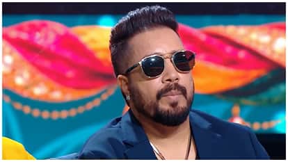 Falguni Pathak and mika Singh reached in Kaun Banega Crorepati 18 Amitabh Dialogue in Punjabi And Gujrati