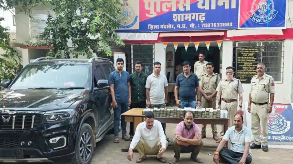अपराध: बिना नंबर की स्कॉर्पियो से 1.29 करोड़ की नकदी जब्त, सरपंच और यूपी के दो समेत तीन हिरासत में