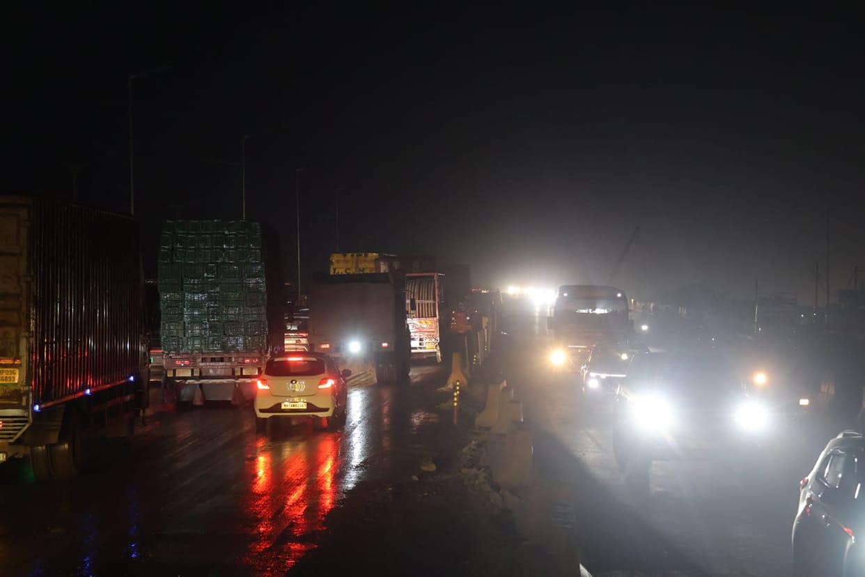 Indore: Indore's triple-layer bridge opened to traffic; plunged into darkness on the very first day.
