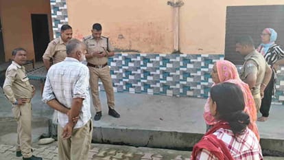 पुलिस घटना स्थल पर
