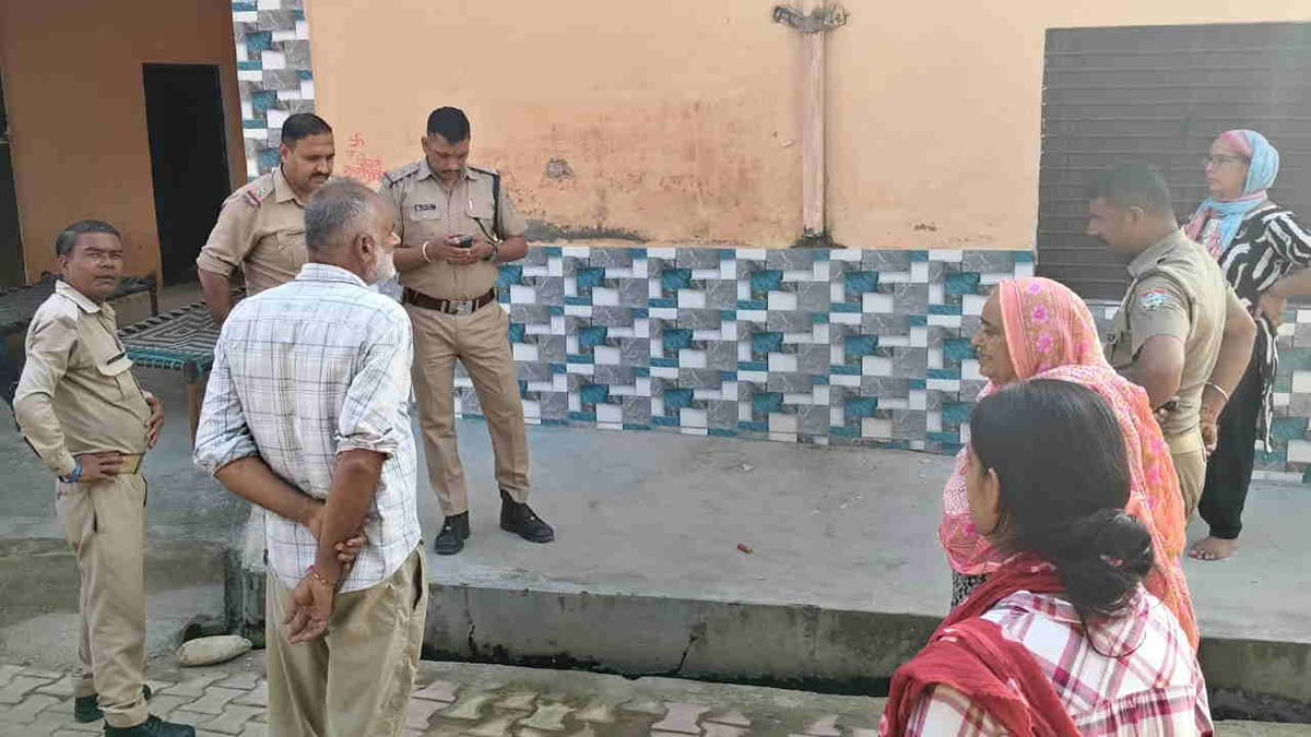रुड़की: नगला गांव में बवाल, विवाद के बाद ताबड़तोड़ फायरिंग, पुलिस ने संभाला मोर्चा, लोगों को किया तितर-बितर