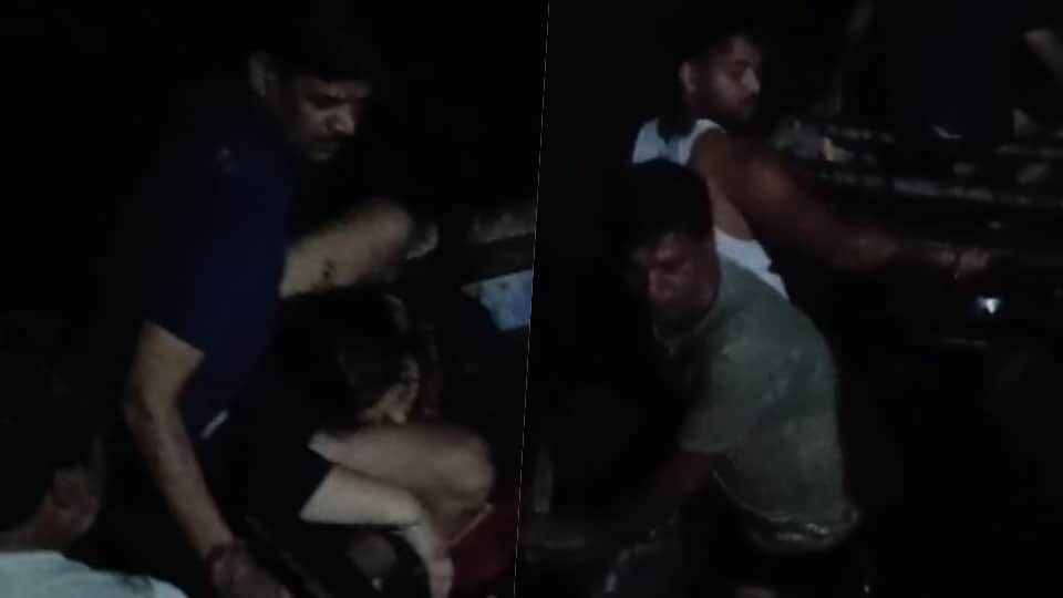 Ghaziabad Police safely rescued a woman who had jumped into the Hindon Barrage