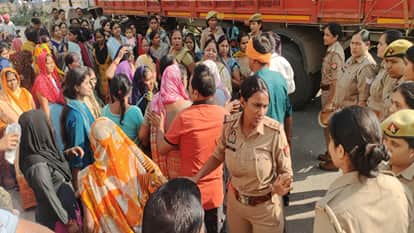 Pilibhit triple murder Last rites of real brothers performed amidst tight security