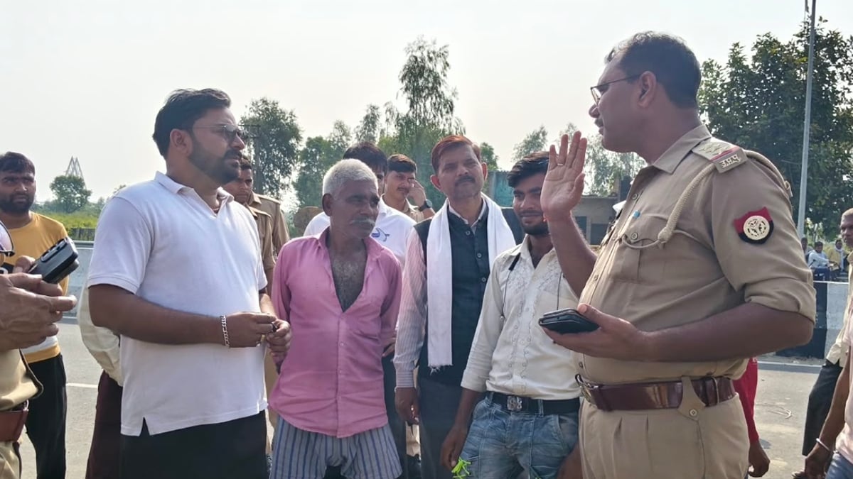 शाहजहांपुर: जलालाबाद में हाईवे किनारे हाईटेंशन लाइन टूटकर गिरी, मवेशी मरा, दो वाहनों में लगी आग