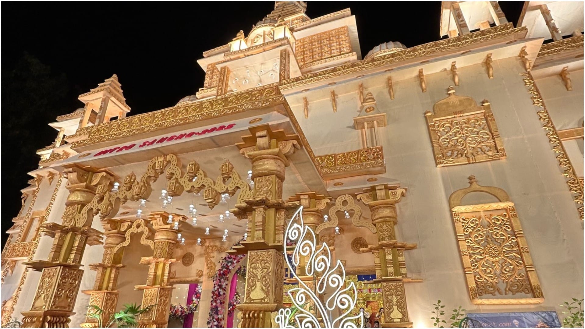 Best Durga Puja Pandals in Lucknow 2026: Check Locations and Unique Themes