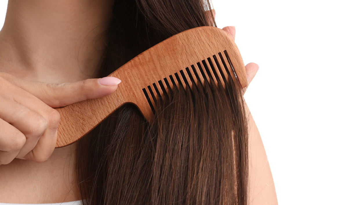 Hair Care Tips For How Many Times And Right Way To Combing In Hair