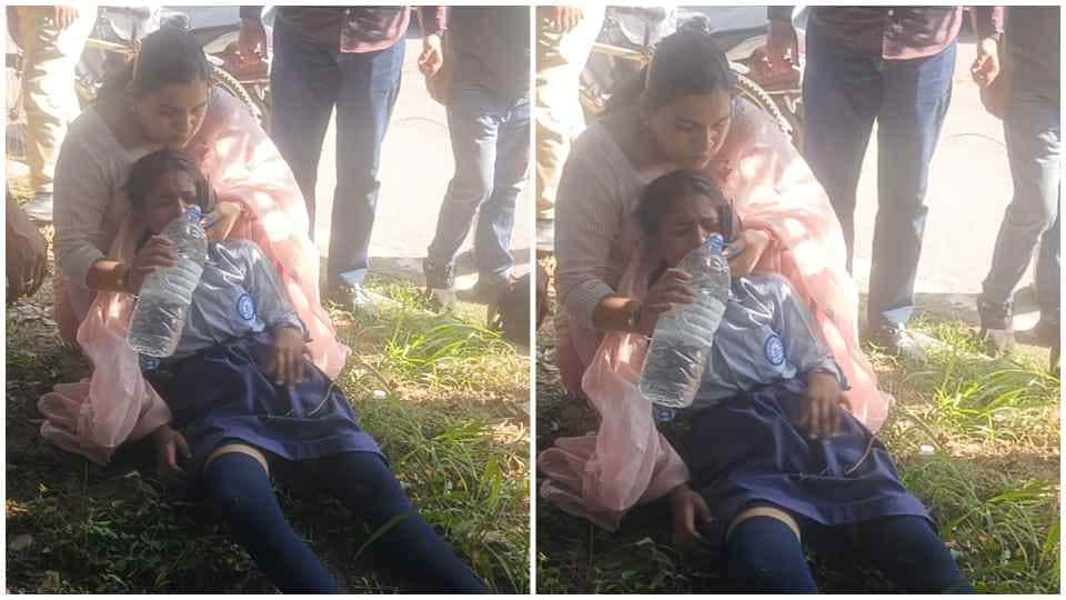 Deputy Mayor Suman Sharma took injured in a road accident to the hospital