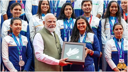 PM Modi Interacts with Asian Games 2026 Medal Winners, Urges Athletes to Aim Higher