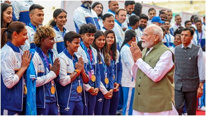 PM Modi Interacts with Asian Games 2026 Medal Winners, Urges Athletes to Aim Higher