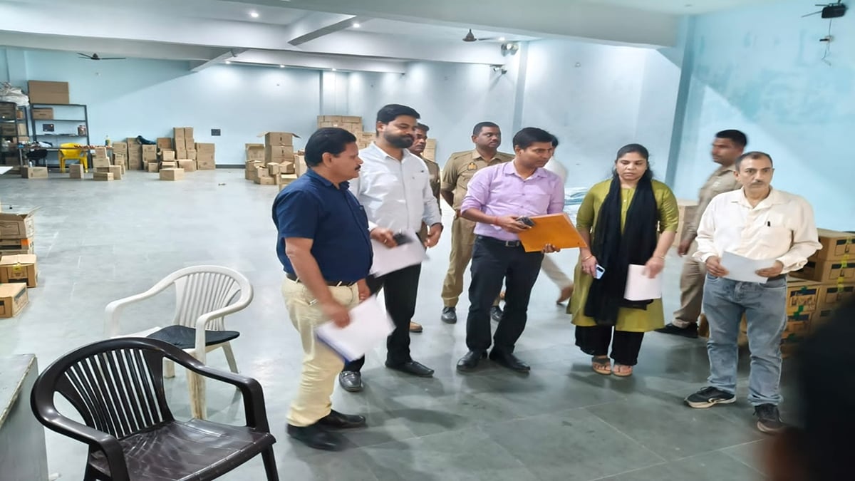 पीलीभीत: पूरनपुर में किराना गोदाम पर जीएसटी एसआईबी का छापा, एक करोड़ रुपये की कर चोरी पकड़ी