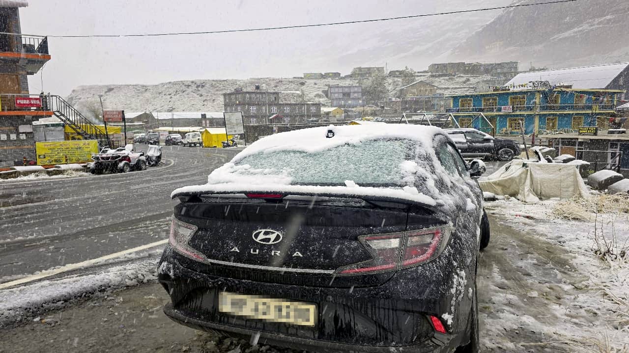 snowfall pics : High-altitude areas of Himachal draped in a white blanket; Manali Leh and Atal Tunnel routes c