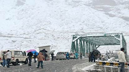 UP: Western disturbances will cause rain and winds in these districts today; snowfall in the mountains will ca