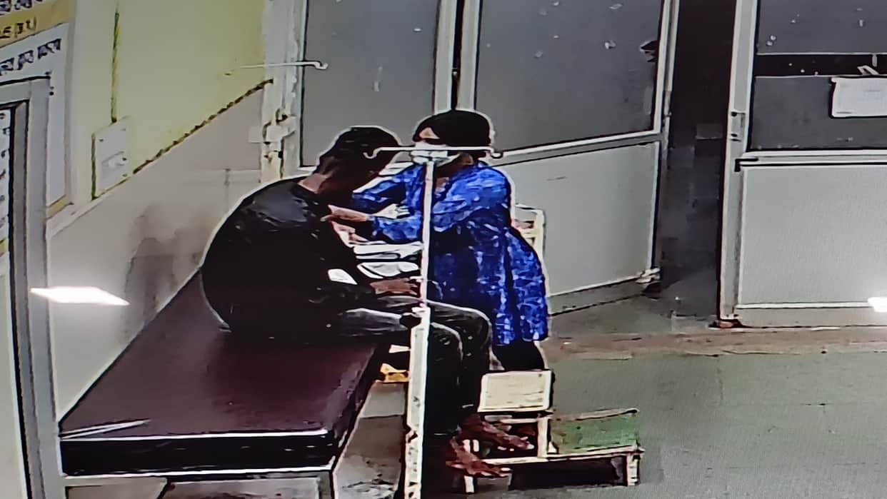 Accused of drug tablet smuggling escapes from hospital after dodging policemen in Chhattisgarh