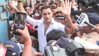 CJP Protest: Mumbai Police Issues Leave India notice to Bollywood actor Aamir Khan nephew Imran Khan