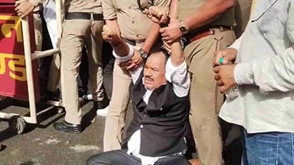 कांग्रेस का प्रदर्शन
