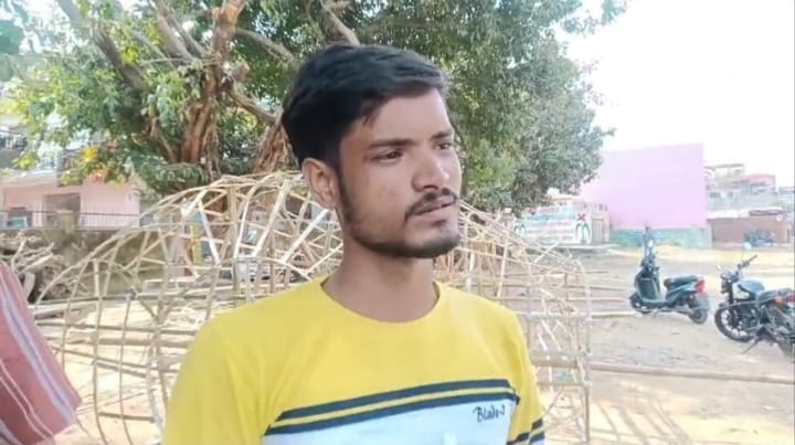 Auraiya 60 foot tall effigy of Ravana is being prepared at Ramlila ground it is crafted by Muslim artisans