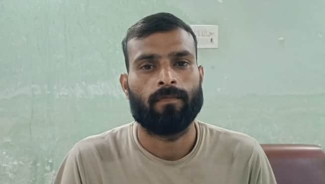 Jalaun waiter serving food in hotel becomes police constable Pawan Rajawat is left stunned upon seeing results
