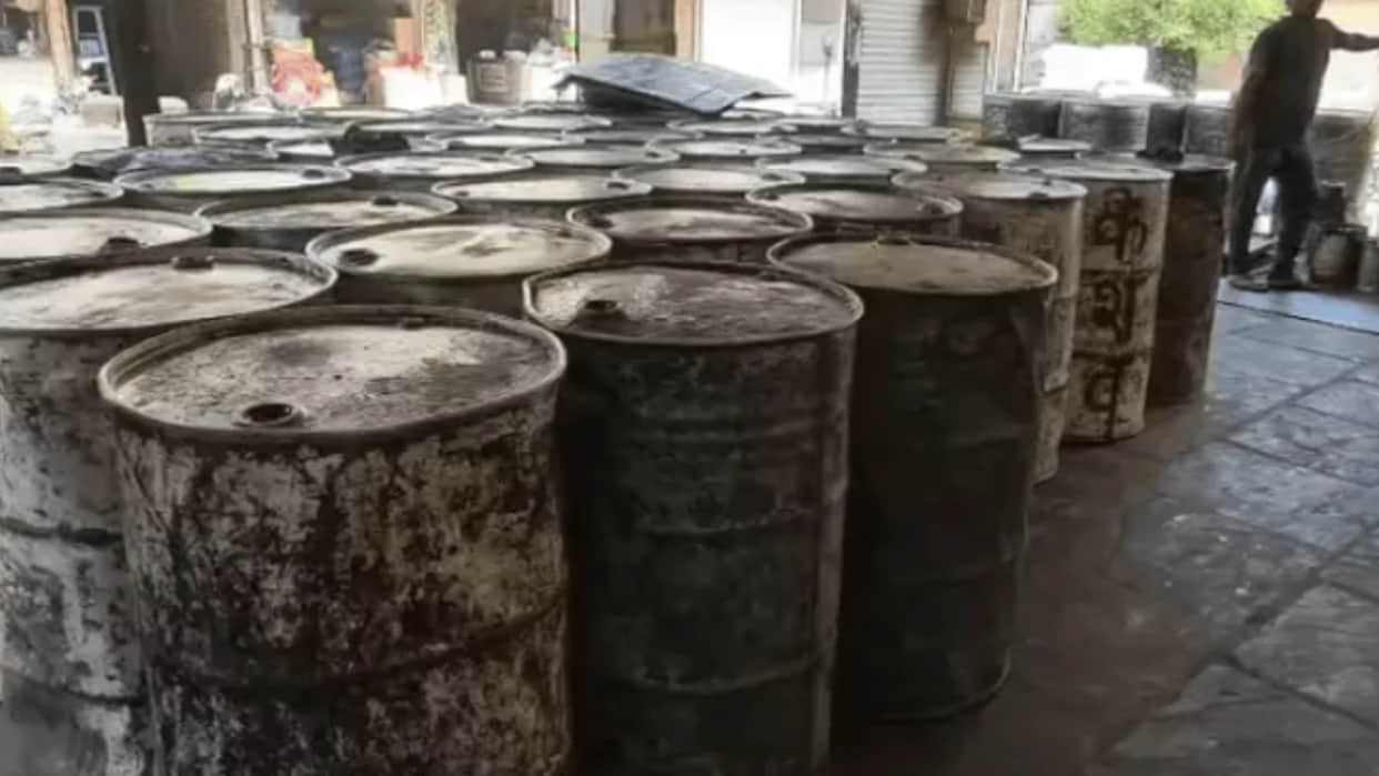 khargone food safety department seizes 35 tonnes refined palm oil