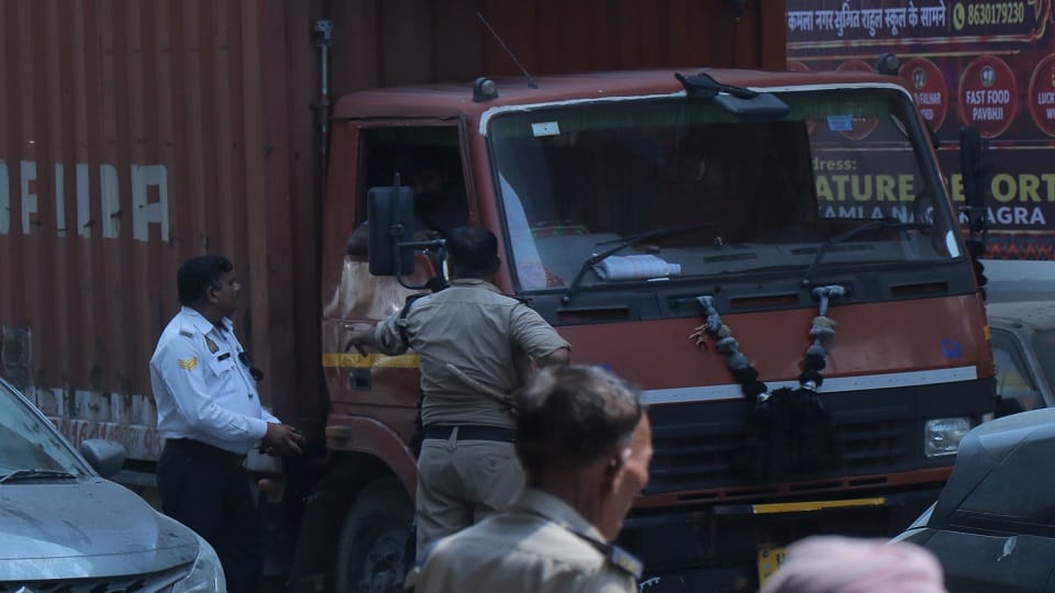 Haryana-Registered Truck Stopped and Released, Illegal Auto Stands Fuel Congestion