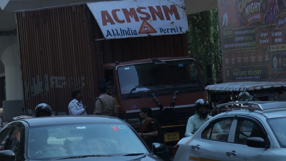 Haryana-Registered Truck Stopped and Released, Illegal Auto Stands Fuel Congestion