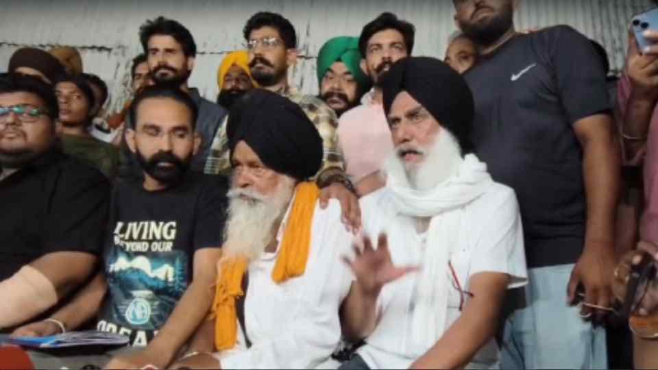 Father of the victim holds a press conference regarding the Parvinder Jhota murder case
