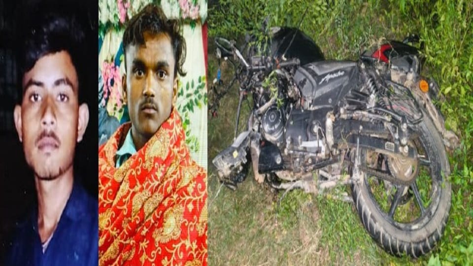 Aligarh Road Accident Two Friends Dead