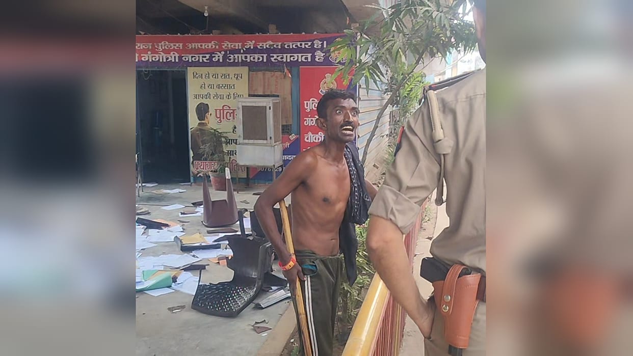 Prayagraj: A young man created a major ruckus at a police outpost, throwing files, chairs, and tables outside.